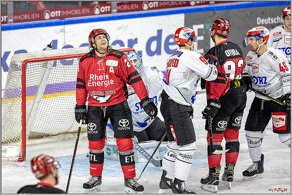 DEL; Koelner Haie - Schwenninger Wild Wings, 06.12.2018